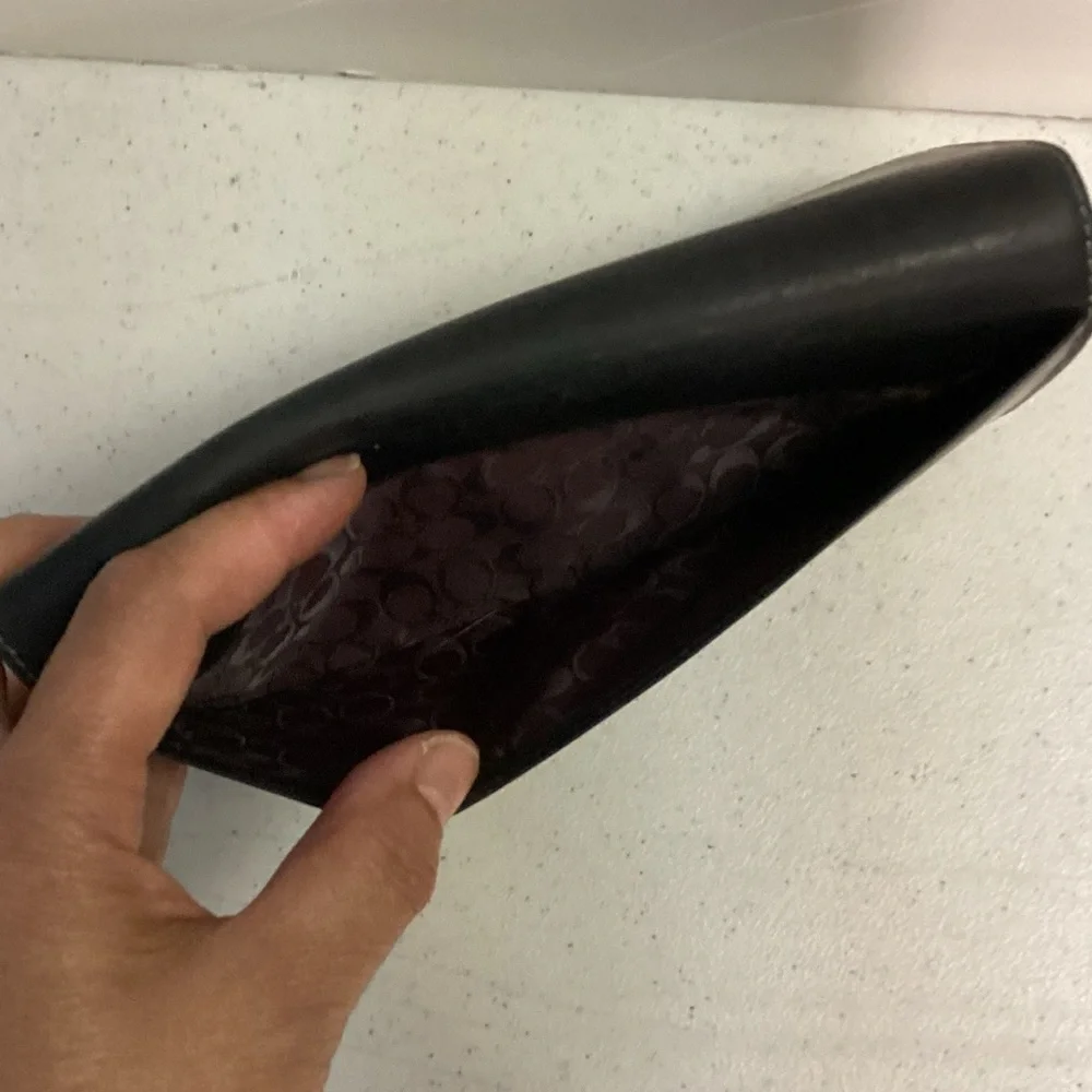 Coach Vintage Black Leather Wallet with Silver Clasp - Picture 8 of 16